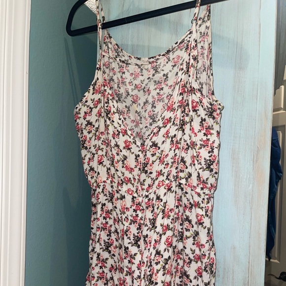 Billabong Floral Romper with Pockets - Picture 2 of 4